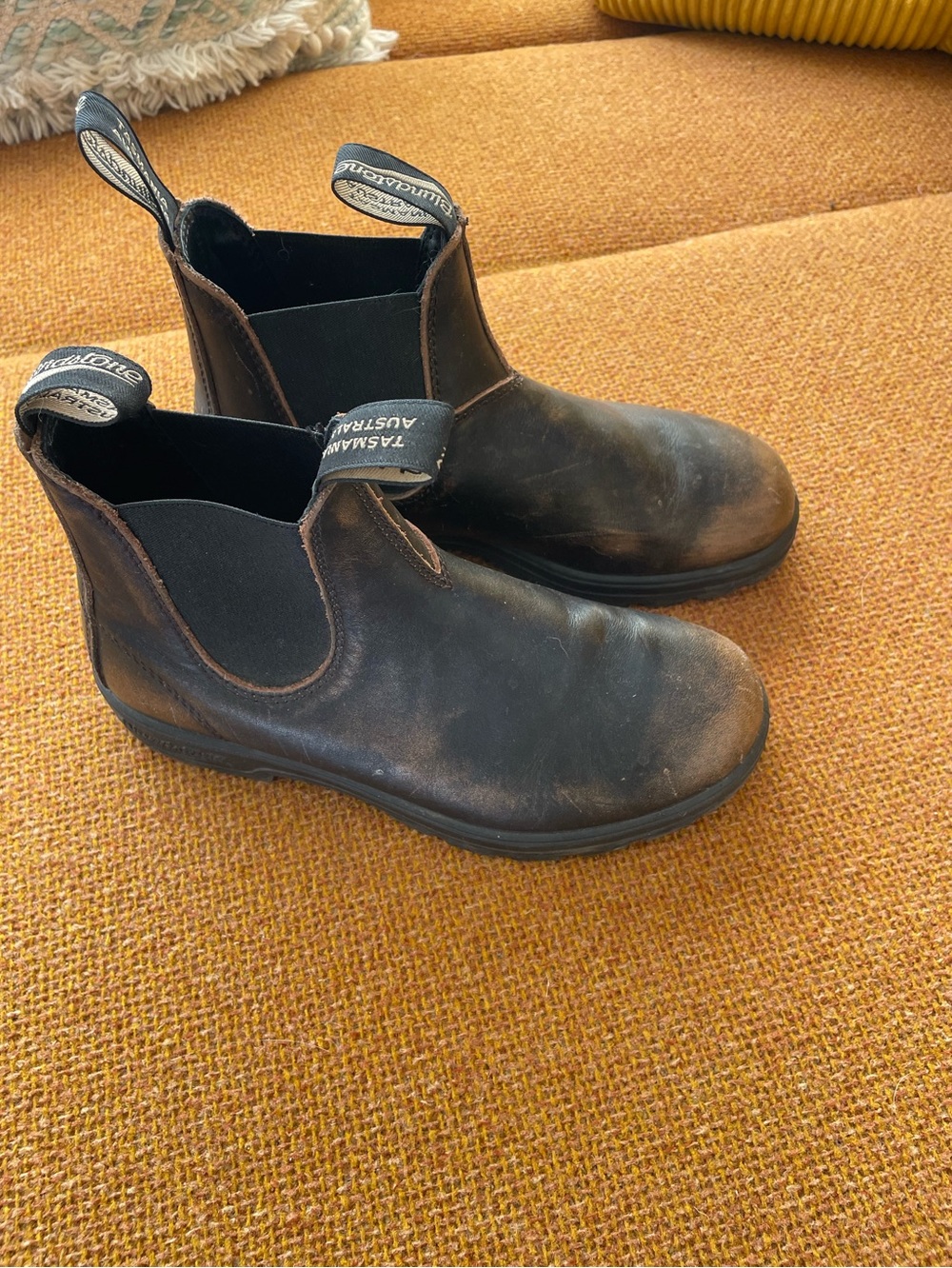 Blundstone Brown and Black Chelsea Boots